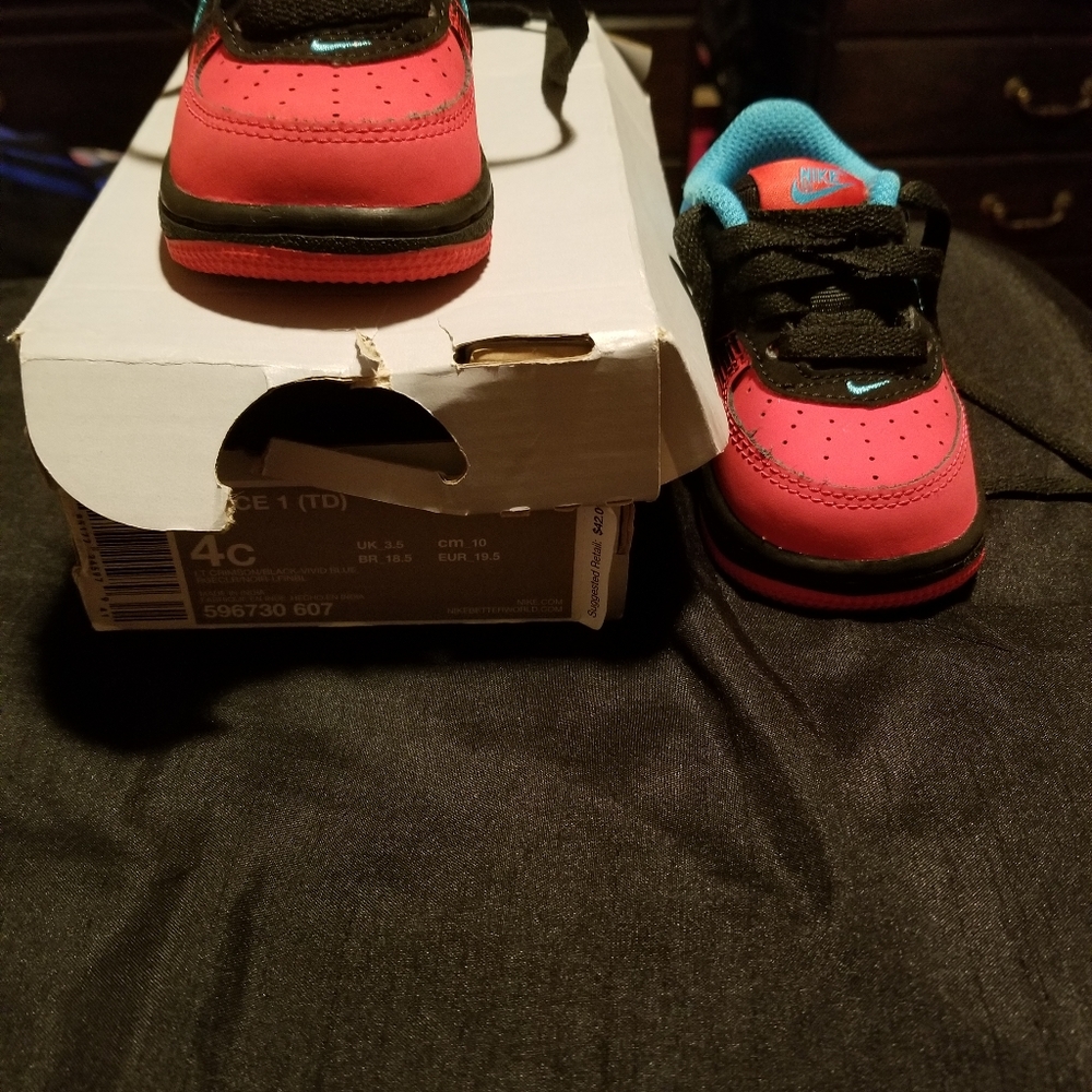 Toddler boy Nike's